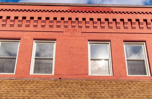 Mayville Apartment | Cozy Loft-Pet Friendly-Spacious