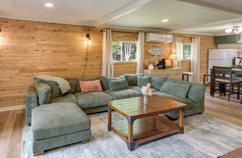 Saint David Cabin | Cozy Maine Lakefront Cabin Rental