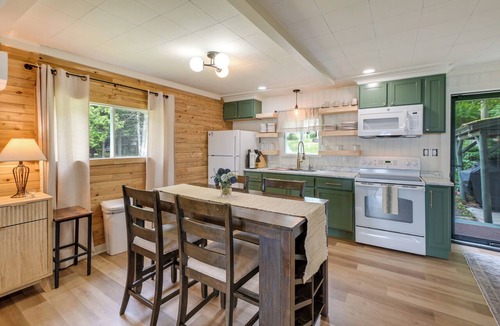 Saint David Cabin | Cozy Maine Lakefront Cabin Rental