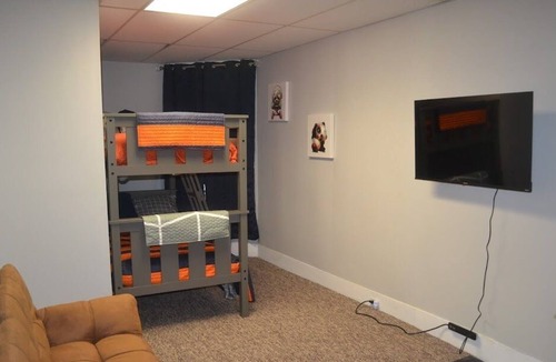Elmira Apartment | Cozy modern 3BR Apt near Finger Lakes wine country