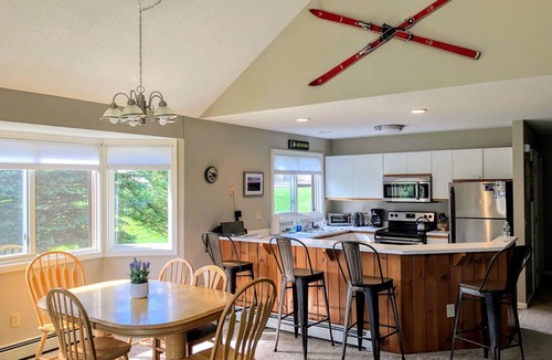 Carroll Cabin | Cozy Mount Washington Cabin Ideal for Glamping in New Hampshire