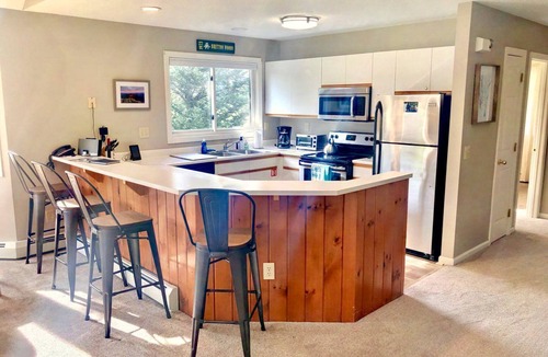 Carroll Cabin | Cozy Mount Washington Cabin Ideal for Glamping in New Hampshire