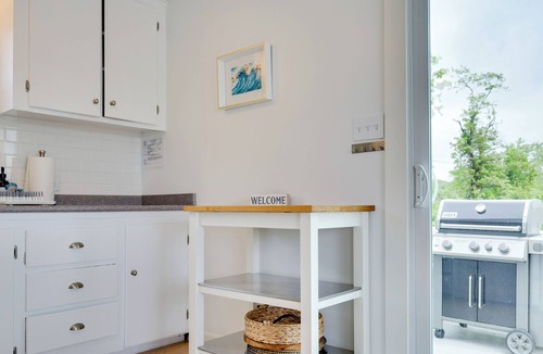 Narragansett Cottage | Cozy Narragansett Cottage w/Dock & Outdoor Shower