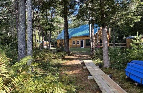 Embden House | Cozy, NEW log cabin on Fahi Pond! Right on ATV trail through Kennebec Valley.