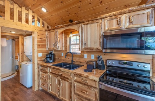 Whittier Cabin | Cozy on a Cloud-Covered Screened Porch - Fire Pit - Mountain View -4WD-AWD
