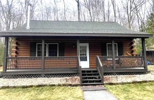 Weld Cabin | Cozy, peaceful cabin retreat with hot tub