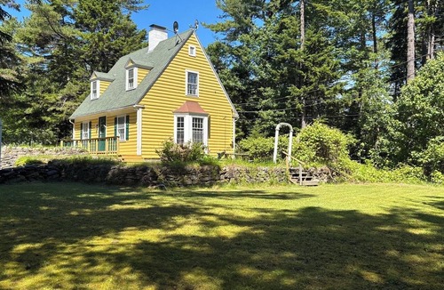 Southport Cottage | Cozy Pet-Friendly Southport Cottage Near Boothbay Harbor with AC