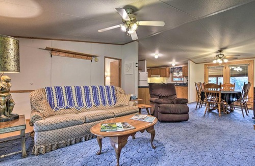 Pittsburg House | Cozy Pittsburg Home on Perry Stream Trail Access!