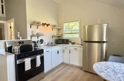 Salsbury Cove House | Cozy Pond Side Cottage in Bar Harbor! [The `Nook`]