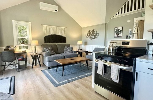 Salsbury Cove House | Cozy Pond Side Cottage in Bar Harbor! [The `Nook`]