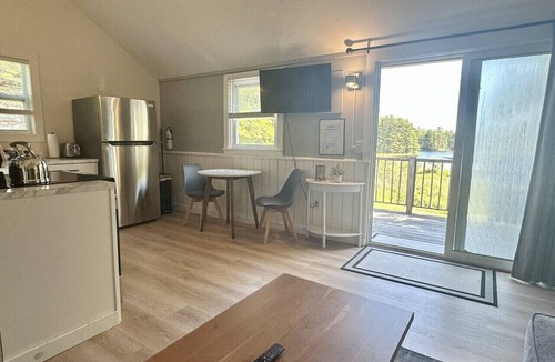 Salsbury Cove House | Cozy Pond Side Cottage in Bar Harbor! [The `Nook`]