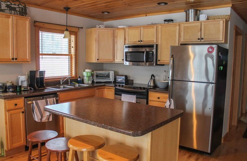 Bethel Cabin | Cozy, private, bright cabin with mountain views