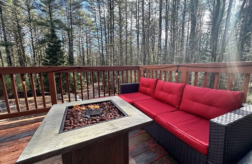 Harrison Cabin | Cozy Private Cabin in Harrison Located Near Lakes, Mountains and Adventure