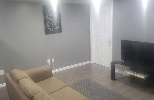 St. Catharines House | Cozy Private Room in a Shared Lower Level Space