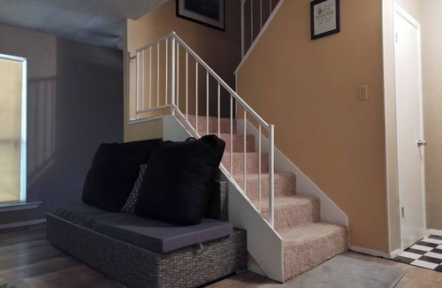 Fort Worth House | Cozy & Quant: Spacious 4-bedroom townhome in delightful Fort Worth.