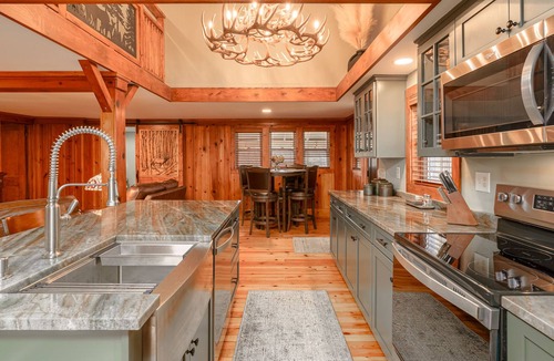 Hinckley Cabin | Cozy Secluded Cabin Retreat 30Ac. Horse & Pony Ranch with Pool River & Trails