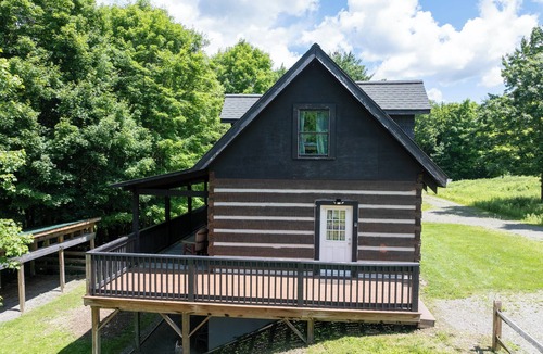 Town of Catharine Cabin | Cozy, secluded log cabin, summer vacation get-away or Fall Hunters paradise .
