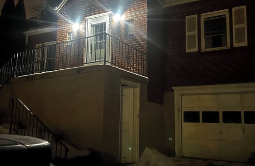 McKnight House | Cozy Stay with Fast WiFi – Steps from Food, Shopping & Fun!