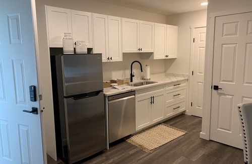Regional District of Nanaimo Apartment | Cozy Studio Apartment in Qualicum BeachnAngels Inn Studio Apartment.