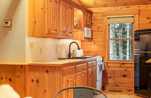 Rangeley Cabin | Cozy Up Cabin - Close to Downtown Rangeley