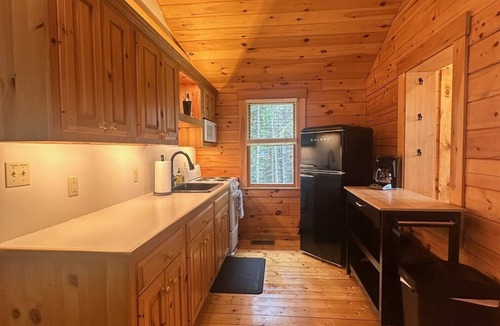 Rangeley Cabin | Cozy Up Cabin - Close to Downtown Rangeley