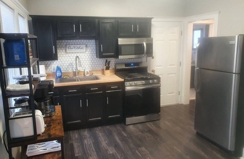 North Buffalo Apartment | Cozy upper apartment in North Buffalo