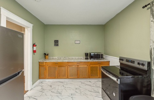 Downtown Niagara Falls Apartment | Cozy Upper Flat Minutes From Niagara Falls 3 Bedroom Apts