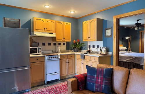 Camden Cabin | Cozy Waterfront Guesthouse Getaway in Camden with Mountain Views