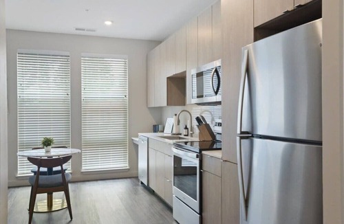 Lower Lawrenceville Apartment | CozySuites Modern 1BR, Lawrenceville