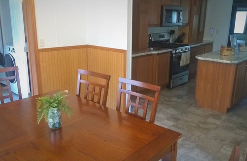 Cranberry House | Creekside Comfort