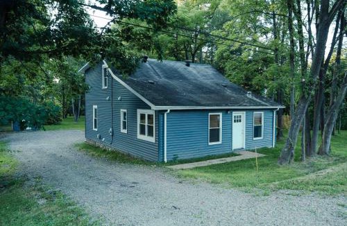 Carlton House | Creekside Cottage at Saegertown