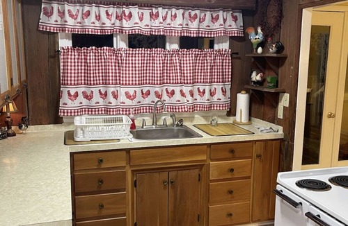 Carlton Cottage | CREEKSIDE COTTAGE WITH WATER ACCESS, LARGE LOT WITH CAMPFIRES AND LOTS OF CHARM
