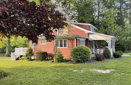Carlton Cottage | CREEKSIDE COTTAGE WITH WATER ACCESS, LARGE LOT WITH CAMPFIRES AND LOTS OF CHARM