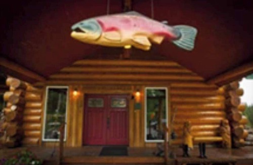 Cohoe Cabin | Crooked Creek Retreat Luxurious room on Creek, 2 Queen bds + Full Fishing Gear.