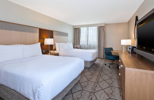 Columbus Hotel | Crowne Plaza Columbus North- Worthington by IHG