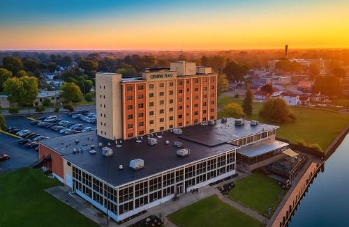 Niagara Falls Hotel | Crowne Plaza Niagara Falls NY - Riverside by IHG
