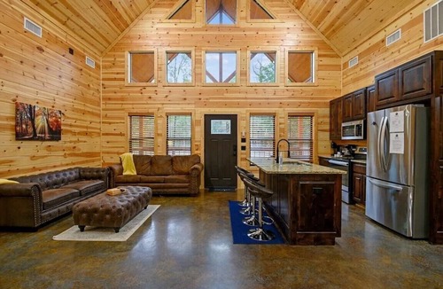 Broken Bow Cabin | Crystal Moon - Hot Tub, Firepit, Cornhole, Hammock
