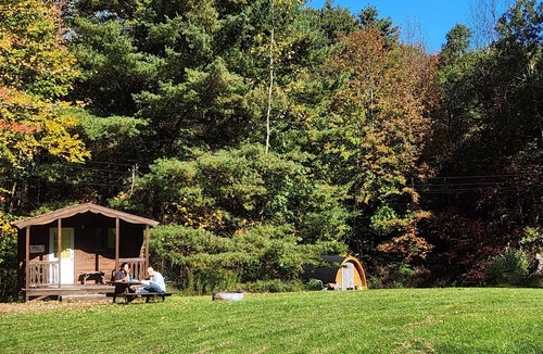 Etna Cabin | Cubby Cabin: Tiny cabin for one on the run!