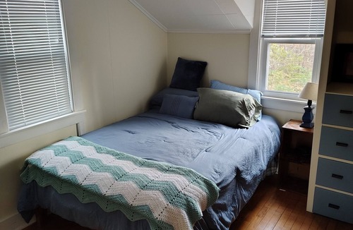 Jacksonville House | Cute 2-bedroom farmhouse in Trumansburg with WiFi