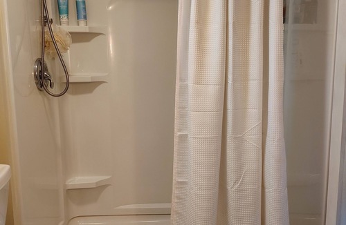 Jacksonville House | Cute 2-bedroom farmhouse in Trumansburg with WiFi