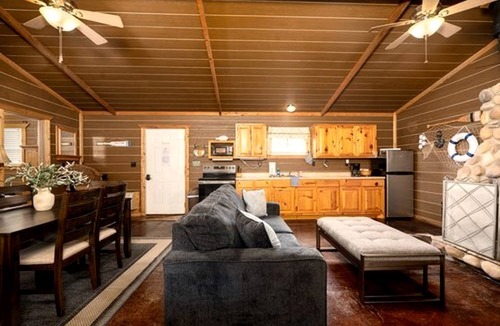 Cleora Cabin | Cute Cabin Great for Family Getaways in Afton, Oklahoma