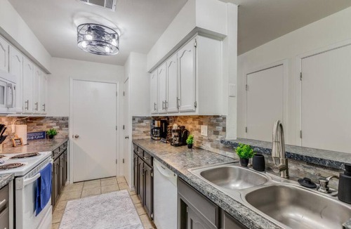 Frisco Apartment | Cute Chic 2B 2B Duplex APT