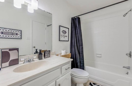 Frisco Apartment | Cute Chic 2B 2B Duplex APT