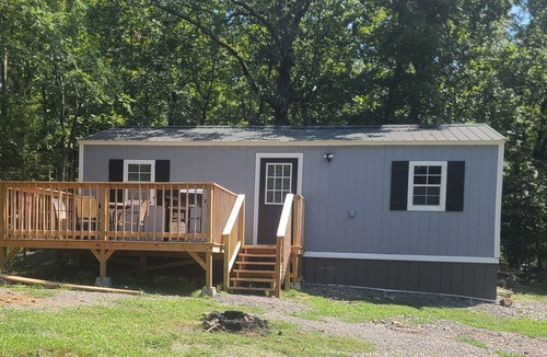 Cookson Cabin | Cute little costal cabin. One mile from Lake Tenkiller. Private Spa/Hot Tub