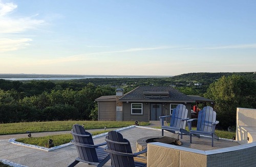 Cedar Hill Cabin | Dallas Cabin spectacular views-EPIC, Six Flag, Globe Life MAJOR INTERNATIONAL SPORTING EVENT AT&T Stadium DFW