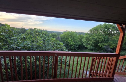 Cedar Hill Cabin | Dallas Cabin spectacular views-EPIC, Six Flag, Globe Life MAJOR INTERNATIONAL SPORTING EVENT AT&T Stadium DFW