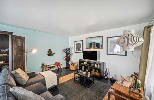 Knox - Henderson House | Dallas Condo w/Pool Access ~ 4 Mi to Downtown!