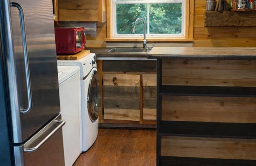 Castile Cottage | Darling cottage near entrance to Letchworth State Park overlooking Silver Lake!