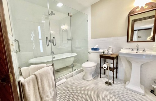 Rochester House | Dartmouth House Inn
