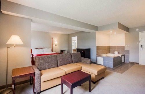 Conneaut Hotel | Days Inn by Wyndham Conneaut